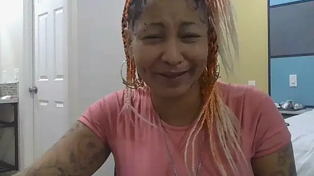 Snapshot of Flossee chatting on 09/14/25, 04:07 Flossee online show from 09/14/25, 04:07