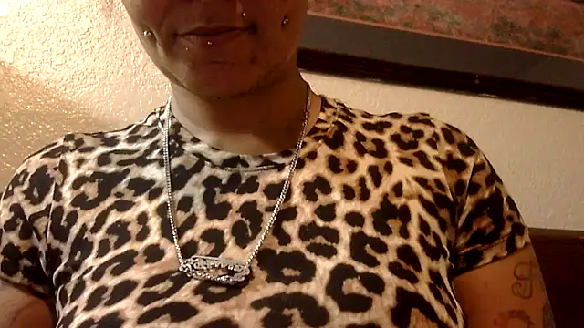 Snapshot of Flossee chatting on 09/30/25, 10:49 Flossee online show from 09/30/25, 10:49