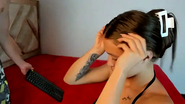 Snapshot of ammb24 chatting on 09/27/25, 10:16 ammb24 online show from 09/27/25, 10:16