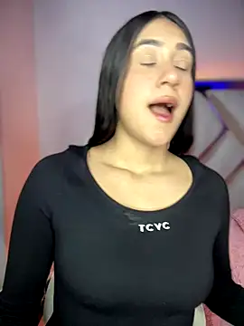 isabela l online show from 09/28/25, 02:40