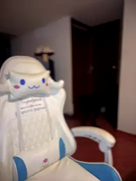 isabela l online show from 10/09/25, 11:27