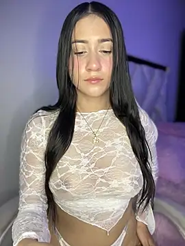 isabela l online show from 12/13/25, 08:04