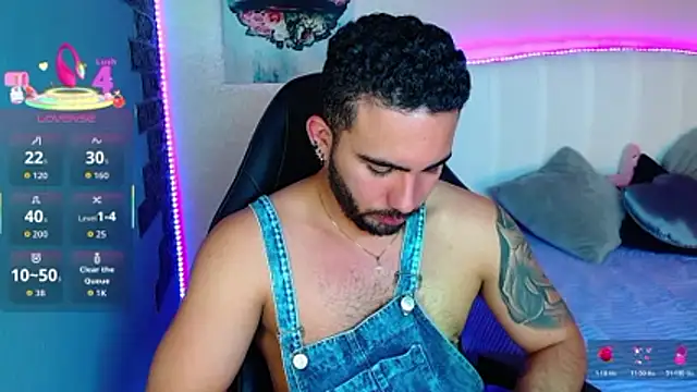Snapshot of adamhairy chatting on 07/10/26, 07:25 adamhairy online show from 07/10/26, 07:25