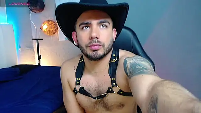 Snapshot of adamhairy chatting on 06/23/26, 07:01 adamhairy online show from 06/23/26, 07:01