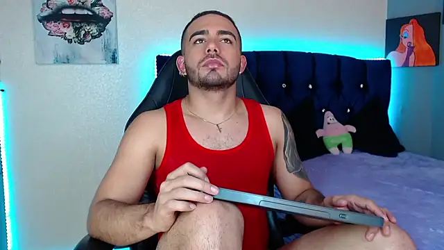 Snapshot of adamhairy chatting on 04/21/26, 07:20 adamhairy online show from 04/21/26, 07:20