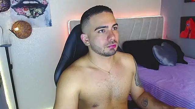 Snapshot of adamhairy chatting on 05/21/26, 07:11 adamhairy online show from 05/21/26, 07:11