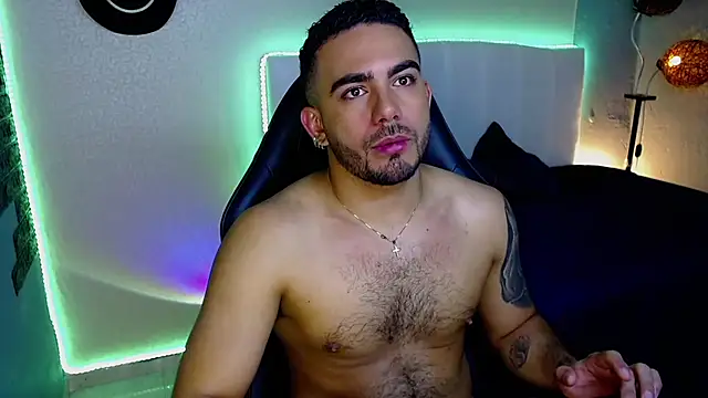 Snapshot of adamhairy chatting on 06/26/26, 07:42 adamhairy online show from 06/26/26, 07:42