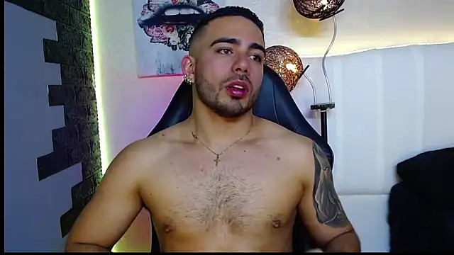 Snapshot of adamhairy chatting on 06/03/26, 07:18 adamhairy online show from 06/03/26, 07:18