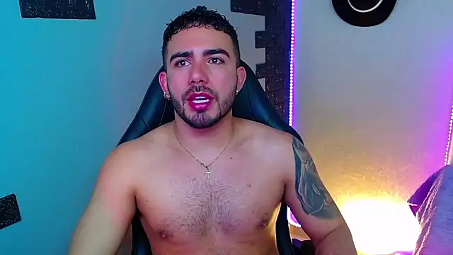 Snapshot of adamhairy chatting on 07/01/26, 07:25 adamhairy online show from 07/01/26, 07:25