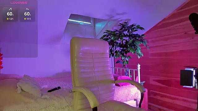 AuroraShoww online show from 10/09/25, 01:00