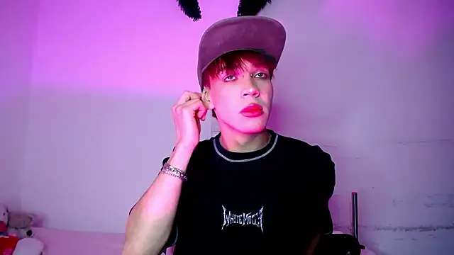 Snapshot of lucky_stricke chatting on 01/10/26, 04:52 lucky stricke online show from 01/10/26, 04:52