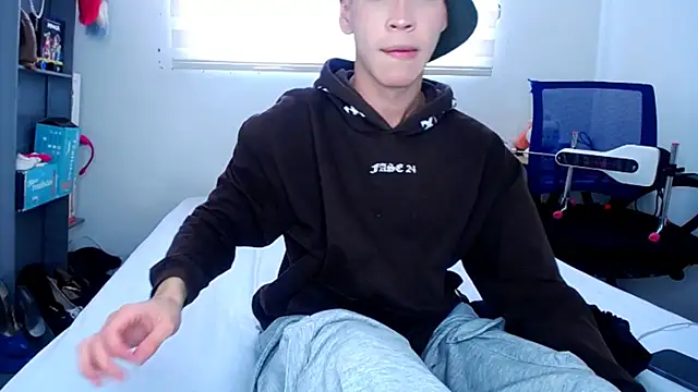 lucky stricke online show from 09/18/25, 08:34