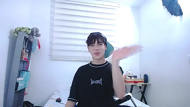 lucky stricke online show from 10/13/25, 03:52