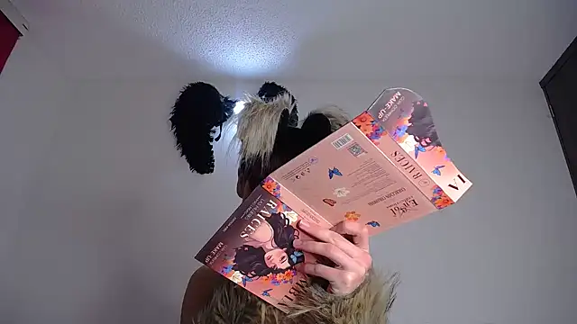 lucky stricke online show from 10/31/25, 03:58