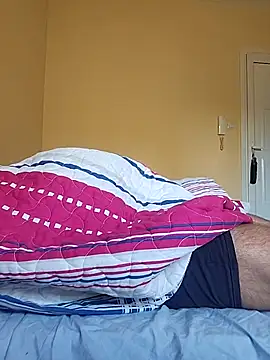 Snapshot of Nesch82 chatting on 02/20/26, 06:59 Nesch82 online show from 02/20/26, 06:59