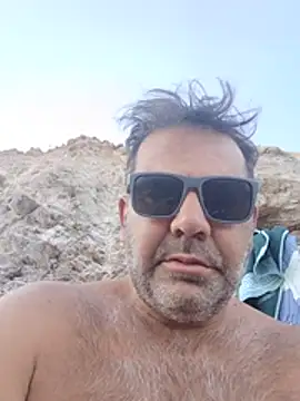 Snapshot of Nesch82 chatting on 07/15/26, 04:25 Nesch82 online show from 07/15/26, 04:25