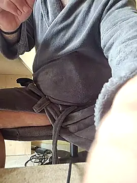 Nesch82 online show from 04/03/26, 07:48