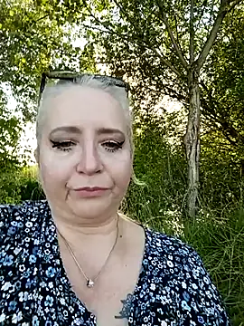 Snapshot of SquirtMilf00 chatting on 06/21/26, 04:02 SquirtMilf00 online show from 06/21/26, 04:02