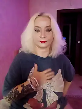 SquirtMilf00 online show from 03/18/26, 02:37