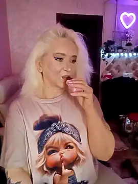 SquirtMilf00 online show from 03/22/26, 03:32