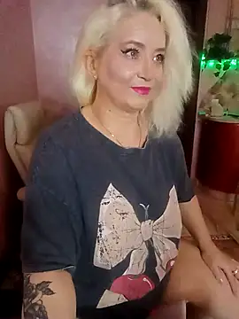 SquirtMilf00 online show from 03/12/26, 04:51