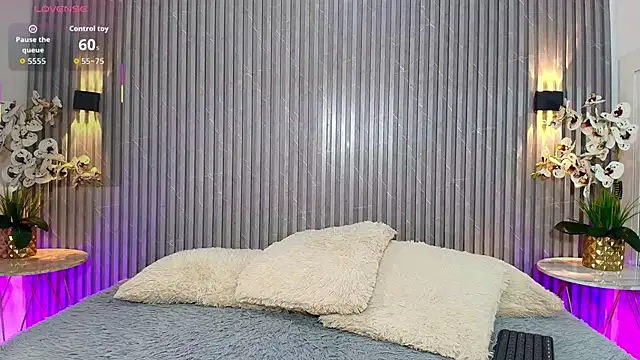 SOPHICOLLINS online show from 10/02/25, 06:55