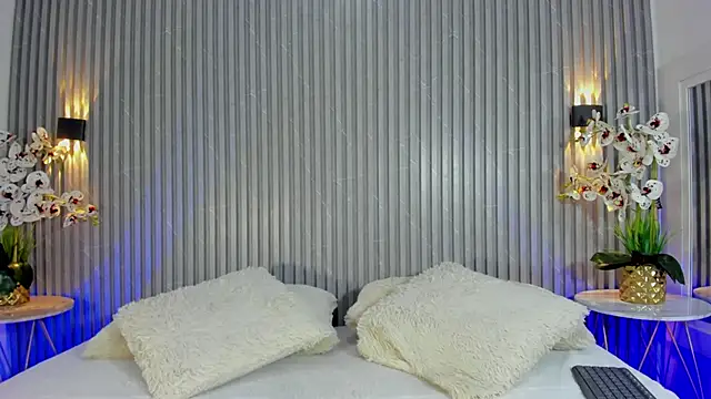 SOPHICOLLINS online show from 09/19/25, 07:07