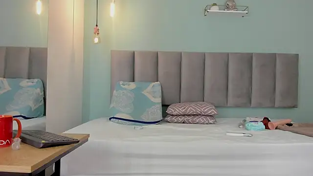 Snapshot of genesis4u chatting on 02/18/26, 12:12 genesis4u online show from 02/18/26, 12:12