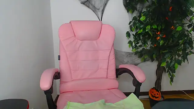 Snapshot of Erika_bestboobs chatting on 10/31/25, 09:22 Erika bestboobs online show from 10/31/25, 09:22