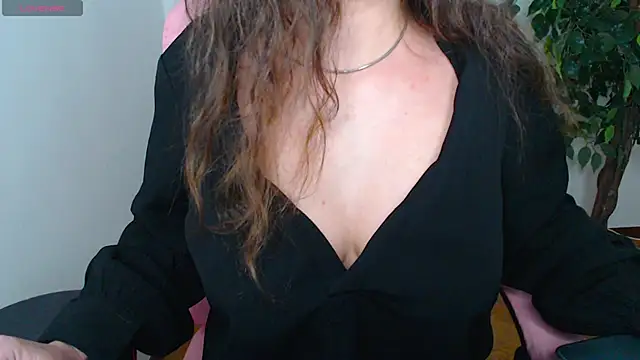 Erika bestboobs online show from 09/18/25, 07:17