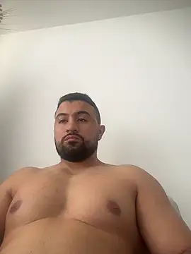 Snapshot of DoctorArabe3 chatting on 12/16/25, 01:15 DoctorArabe3 online show from 12/16/25, 01:15