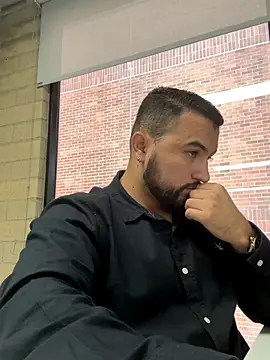 Snapshot of DoctorArabe3 chatting on 09/23/25, 01:18 DoctorArabe3 online show from 09/23/25, 01:18