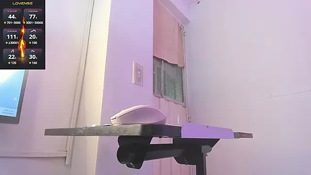 bella houston  online show from 10/27/25, 01:01