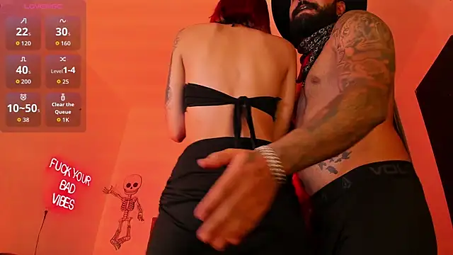 DanteAndVictoria online show from 10/25/25, 04:33