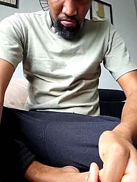 Snapshot of mojaymort chatting on 11/17/25, 10:08 mojaymort online show from 11/17/25, 10:08