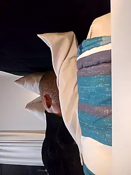 Snapshot of mojaymort chatting on 09/16/25, 01:06 mojaymort online show from 09/16/25, 01:06