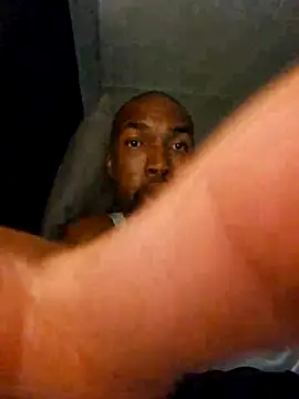 Snapshot of mojaymort chatting on 10/30/25, 05:21 mojaymort online show from 10/30/25, 05:21