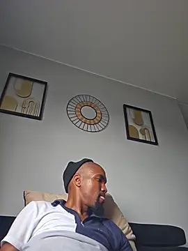 Snapshot of mojaymort chatting on 09/10/25, 01:21 mojaymort online show from 09/10/25, 01:21