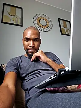 Snapshot of mojaymort chatting on 10/20/25, 08:15 mojaymort online show from 10/20/25, 08:15