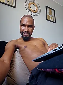 Snapshot of mojaymort chatting on 10/13/25, 09:44 mojaymort online show from 10/13/25, 09:44