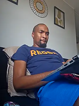 Snapshot of mojaymort chatting on 09/15/25, 01:00 mojaymort online show from 09/15/25, 01:00