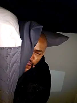 Snapshot of mojaymort chatting on 10/06/25, 01:40 mojaymort online show from 10/06/25, 01:40