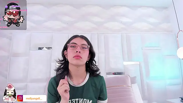 Im Molly Angel online show from 12/04/25, 08:08