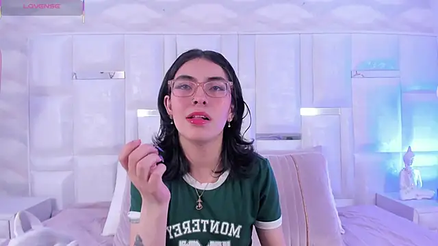 Im Molly Angel online show from 11/10/25, 08:03