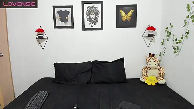 Snapshot of Alysson_Billy chatting on 10/04/25, 10:33 Alysson Billy online show from 10/04/25, 10:33