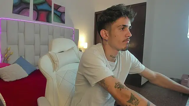 nextboywell1 online show from 04/10/26, 03:02