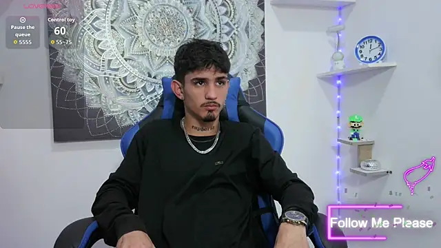nextboywell1 online show from 04/17/26, 03:53