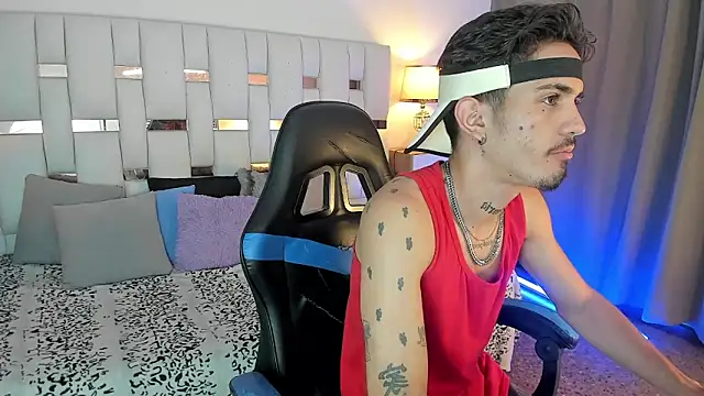 nextboywell1 online show from 03/15/26, 03:13