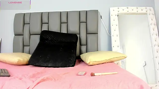  jasmine blush online show from 09/28/25, 12:34