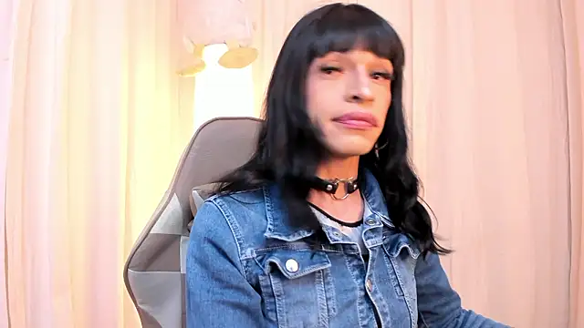 Snapshot of Alanakimura_ chatting on 02/27/26, 08:08 Alanakimura online show from 02/27/26, 08:08